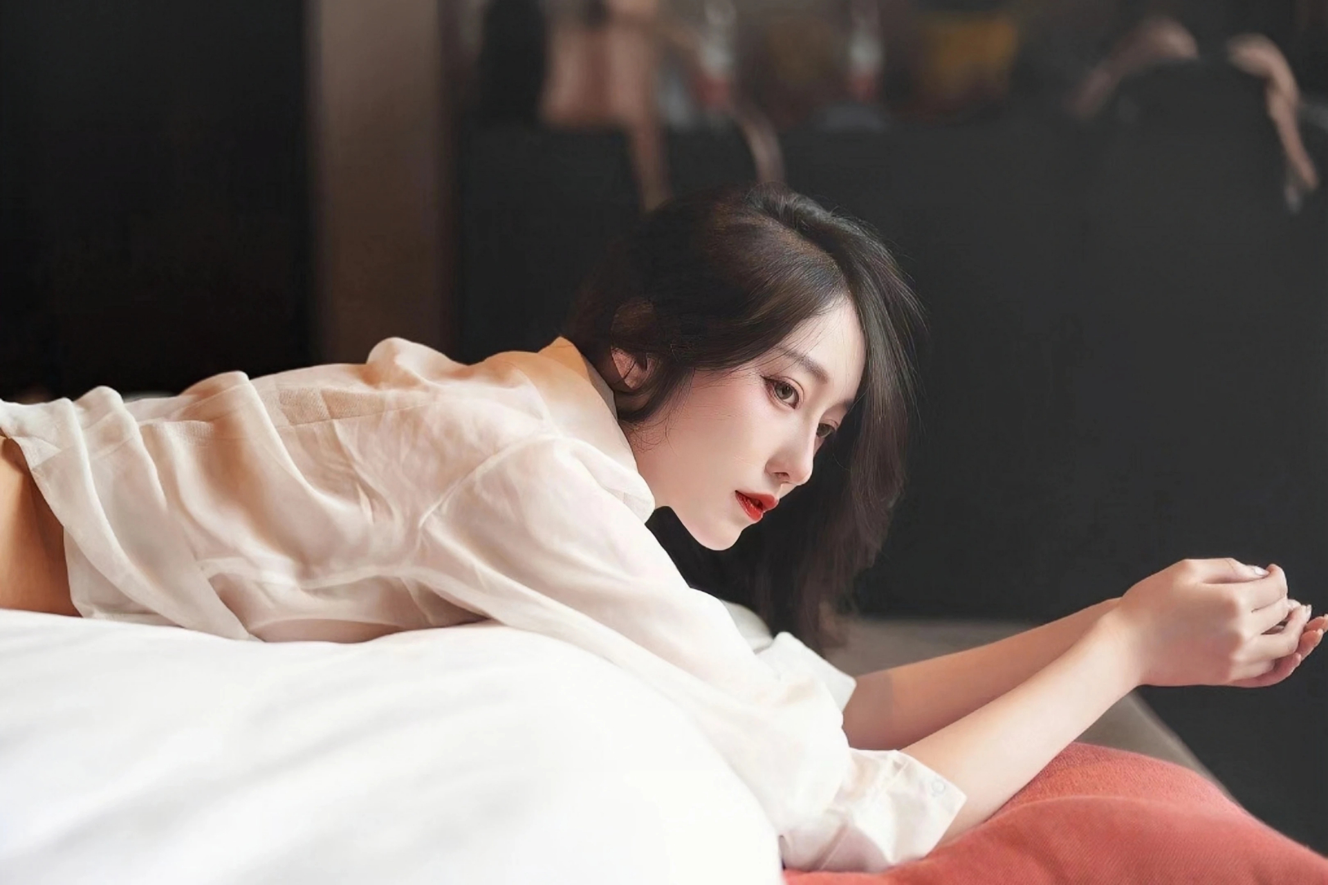 国家移民管理局：今年6月全国共签发普通护照198.4万本